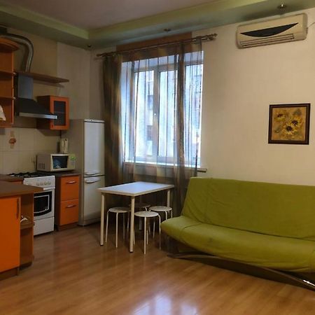 Квартира-Студия На Котляра Jarkov Exterior foto